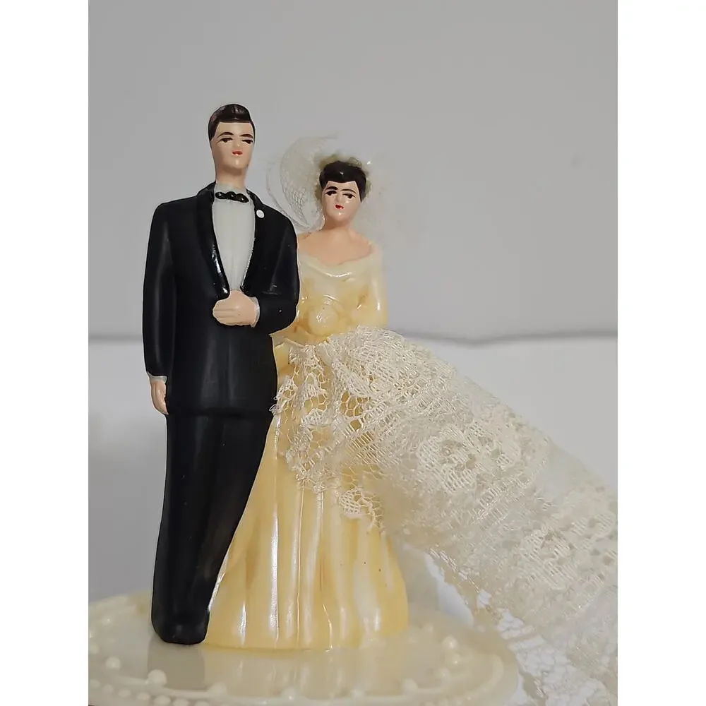 Vintage Bride Groom Wedding Cake Topper Lace Veil 50s 60s Retro Coquette